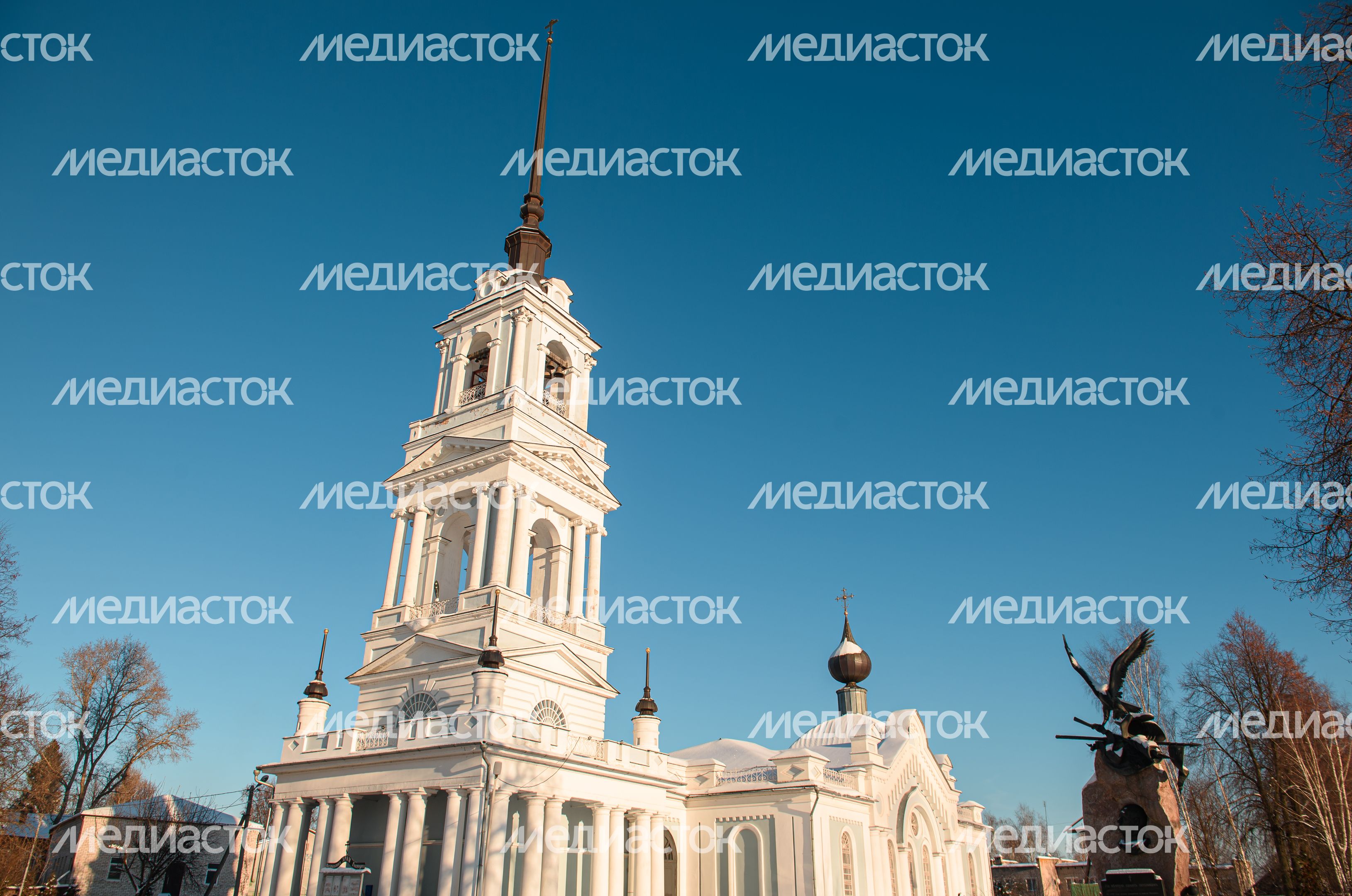Зимние виды Вознесенской Церкви в городе Калязин
