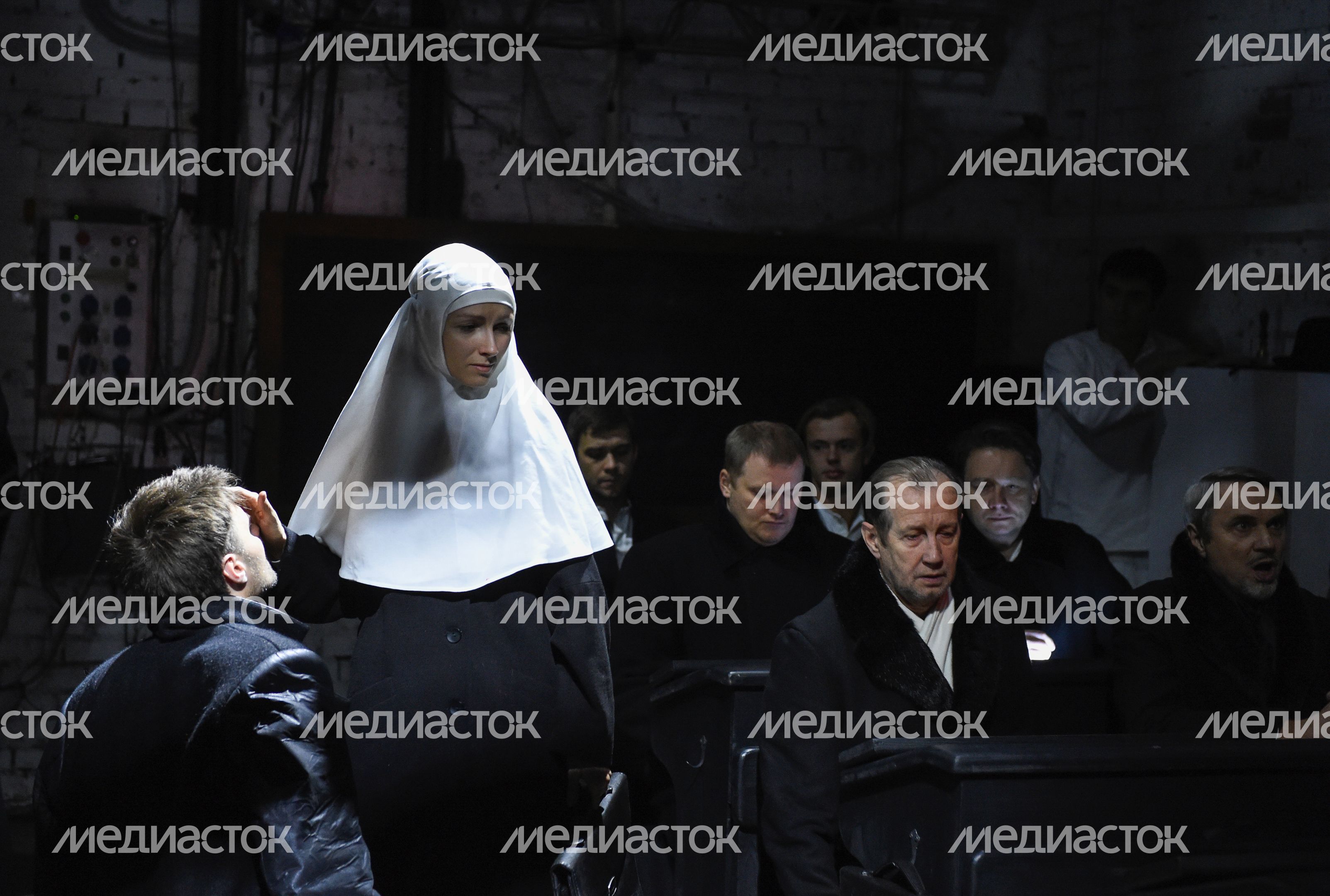 Спектакль Восемь в Московском губернском театре Спектакль Восемь в Московском губернском театре