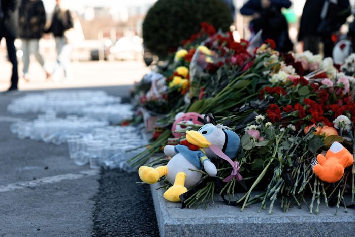 Мемориал в память о жертвах теракта в «Крокус Сити Холле» в Красногорске