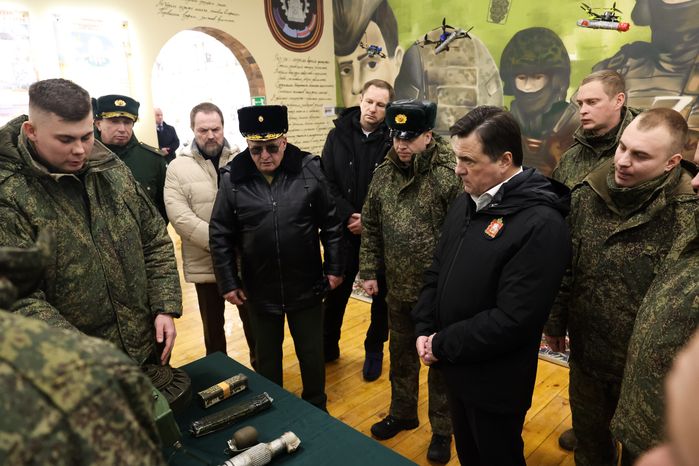 Андрей Воробьев поздравил военнослужащих 45-й отдельной гвардейской инженерной бригады