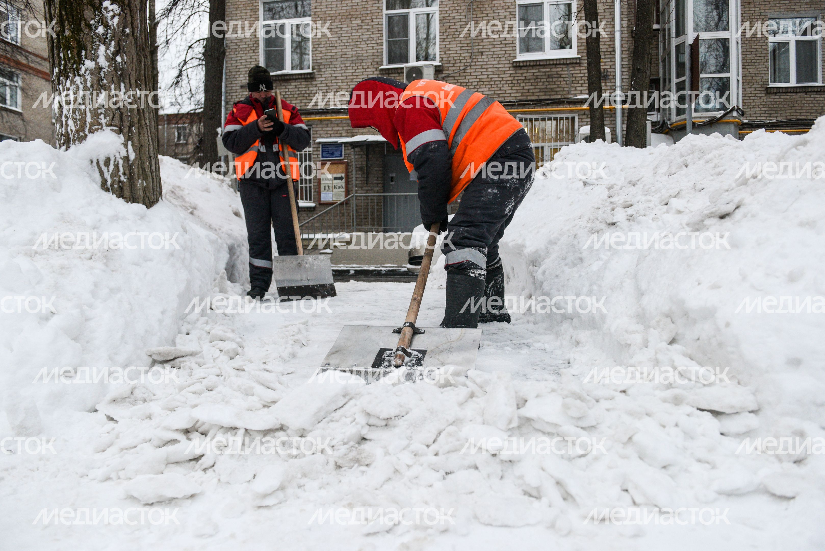 Уборка снега