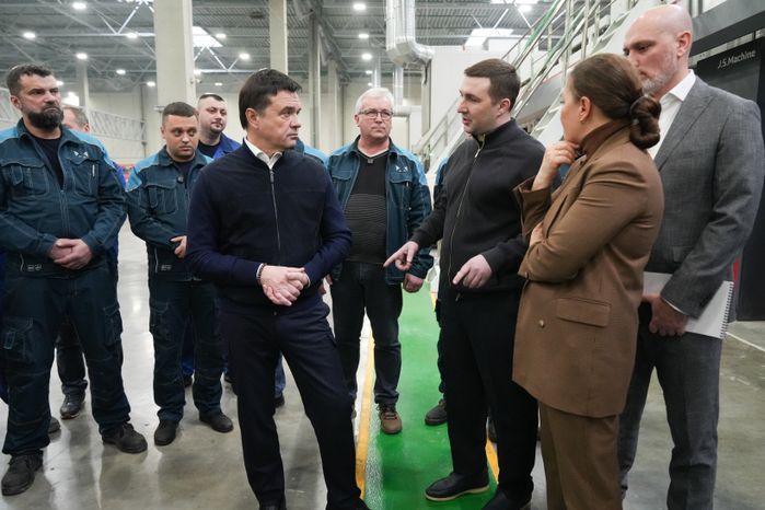 Андрей Воробьев посетил завод "Л-Пак" в Кашире