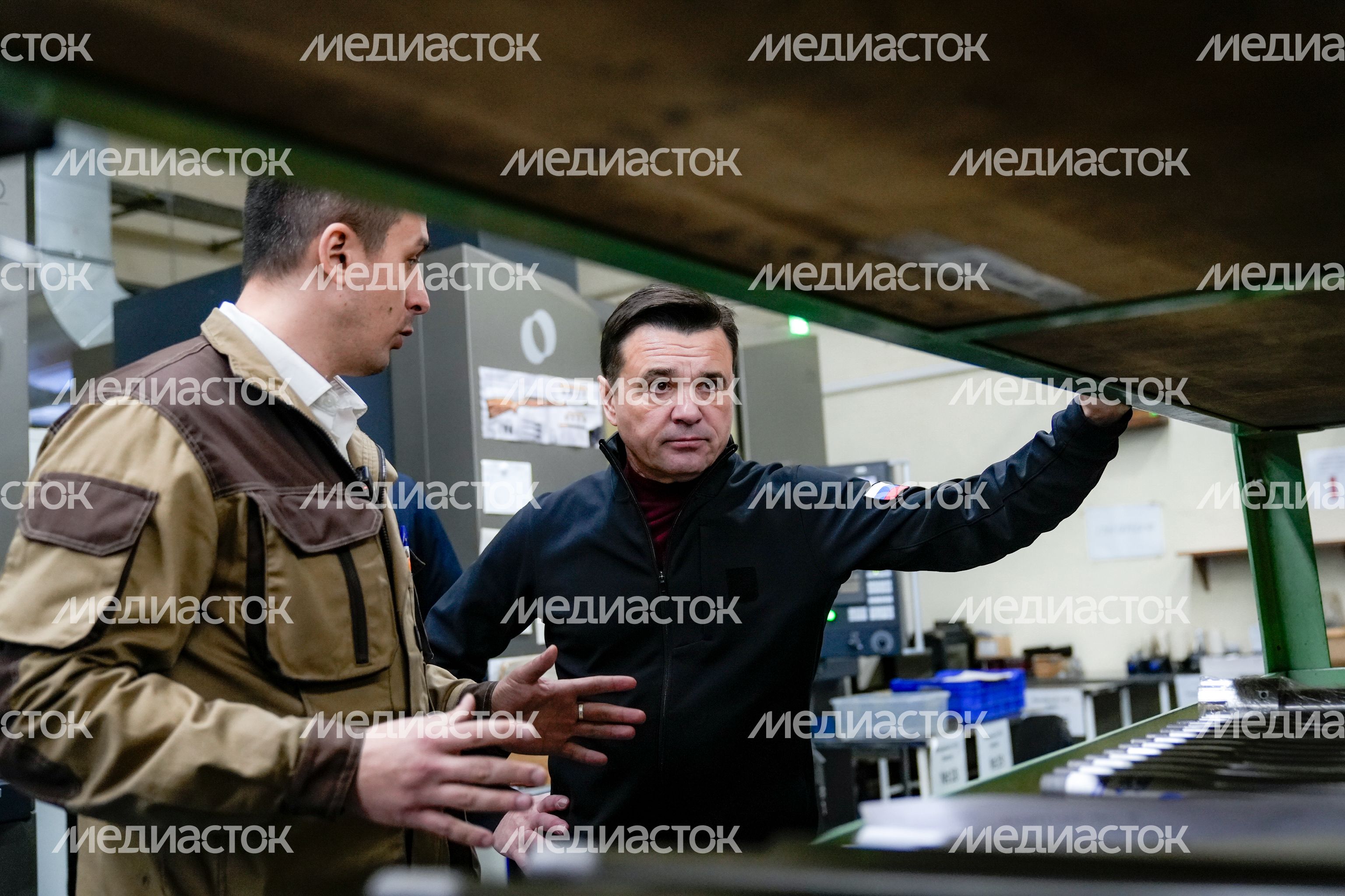 Андрей Воробьев оценил работу подмосковного оружейного завода Андрей Воробьев оценил работу подмосковного оружейного завода