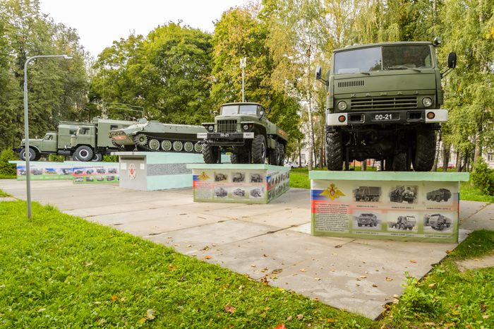 Бронницы. Мемориал Аллея славы воинов-автомобилистов