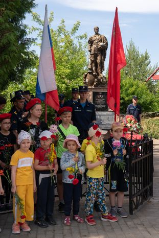 Деревня Слобода. Перезахоронение солдат ВОВ