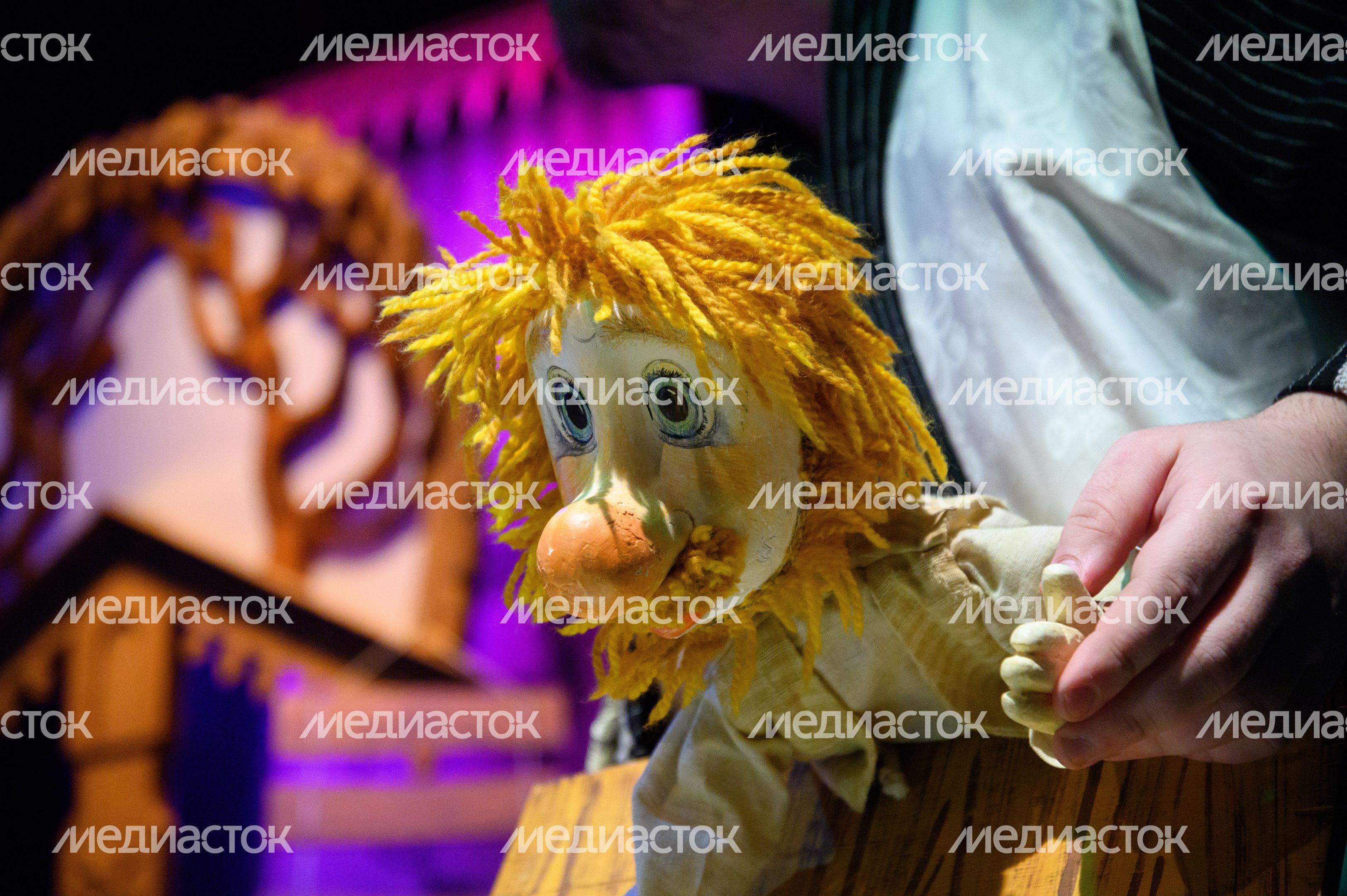 Мытищи. Театр кукол "Огниво". Проводы широкой Масленицы и спектакль "Старая сказка"