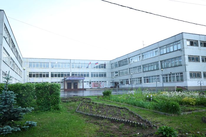 Губернатор осмотрел ход строительства пристройки на 400 мест к школе в Королеве