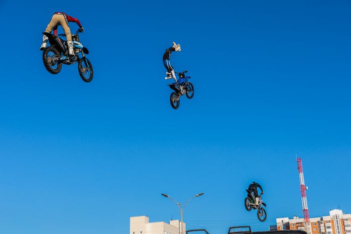 Зимний фристайл-мотокросс от команды FMX13 в Одинцово