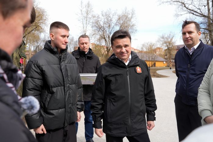 Андрей Воробьев проверил ход благоустройства Центрального парка в Щелково