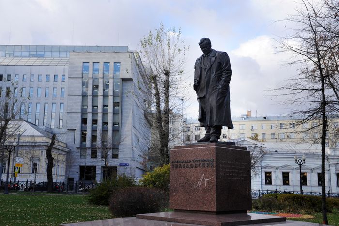 Памятник Александру Твардовскому в Москве