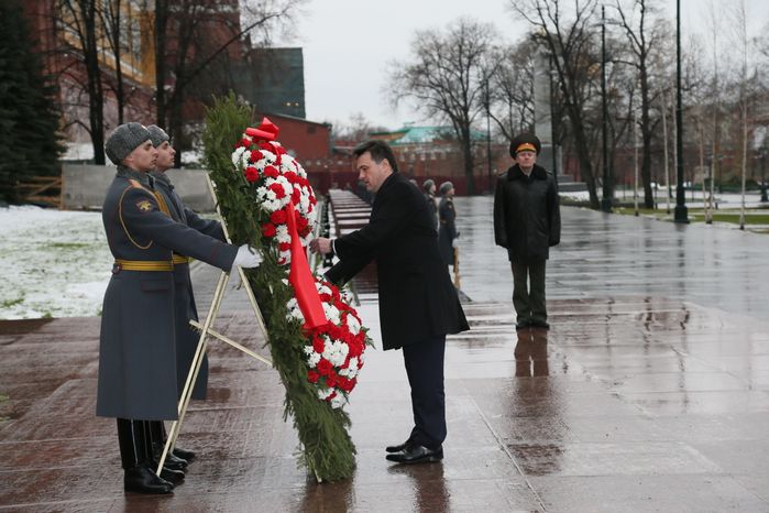 А. Воробьев возложил цветы к Могиле Неизвестного Солдата