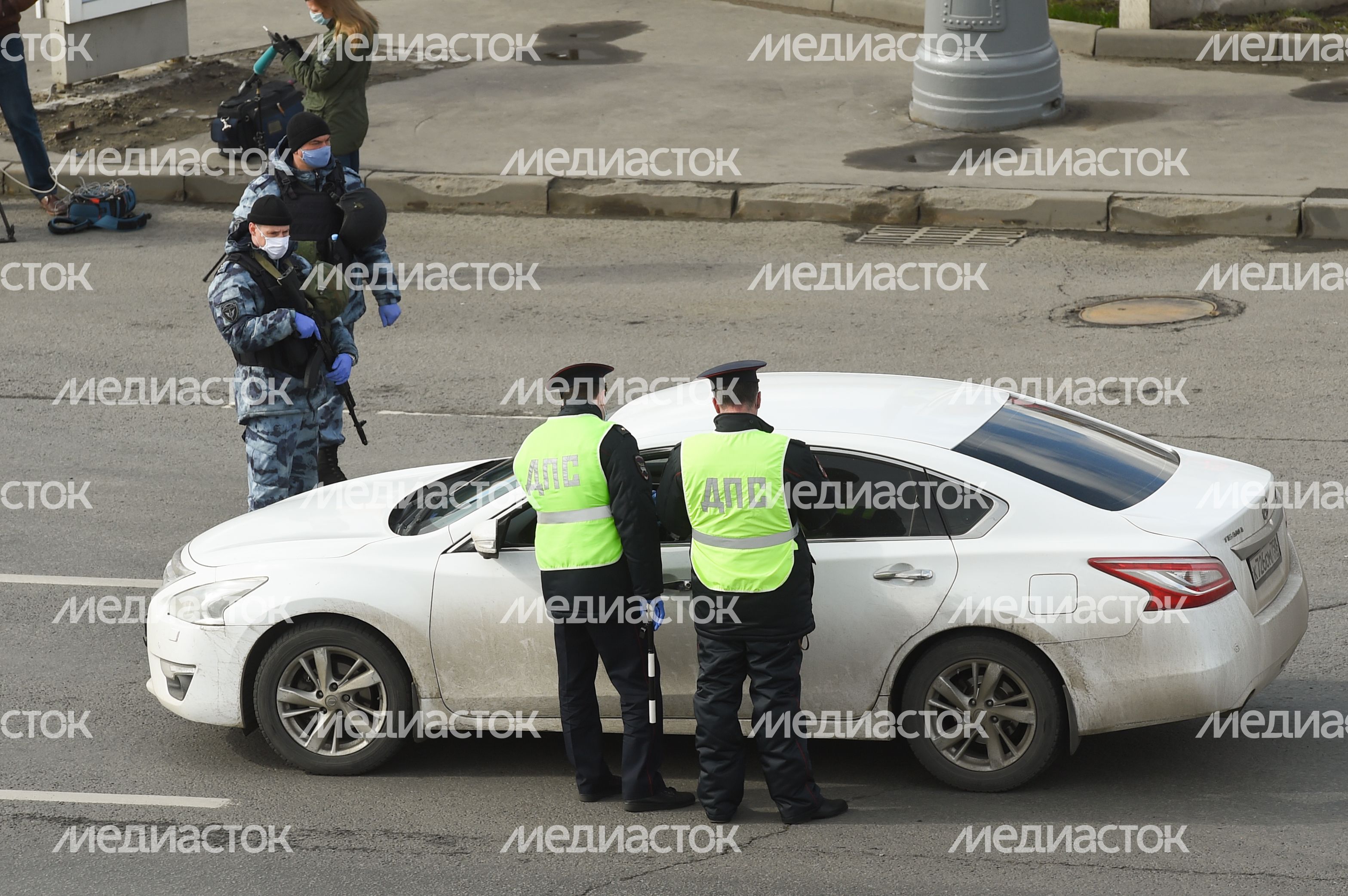 Проверка пропусков на въезде в Москву в период самоизоляции