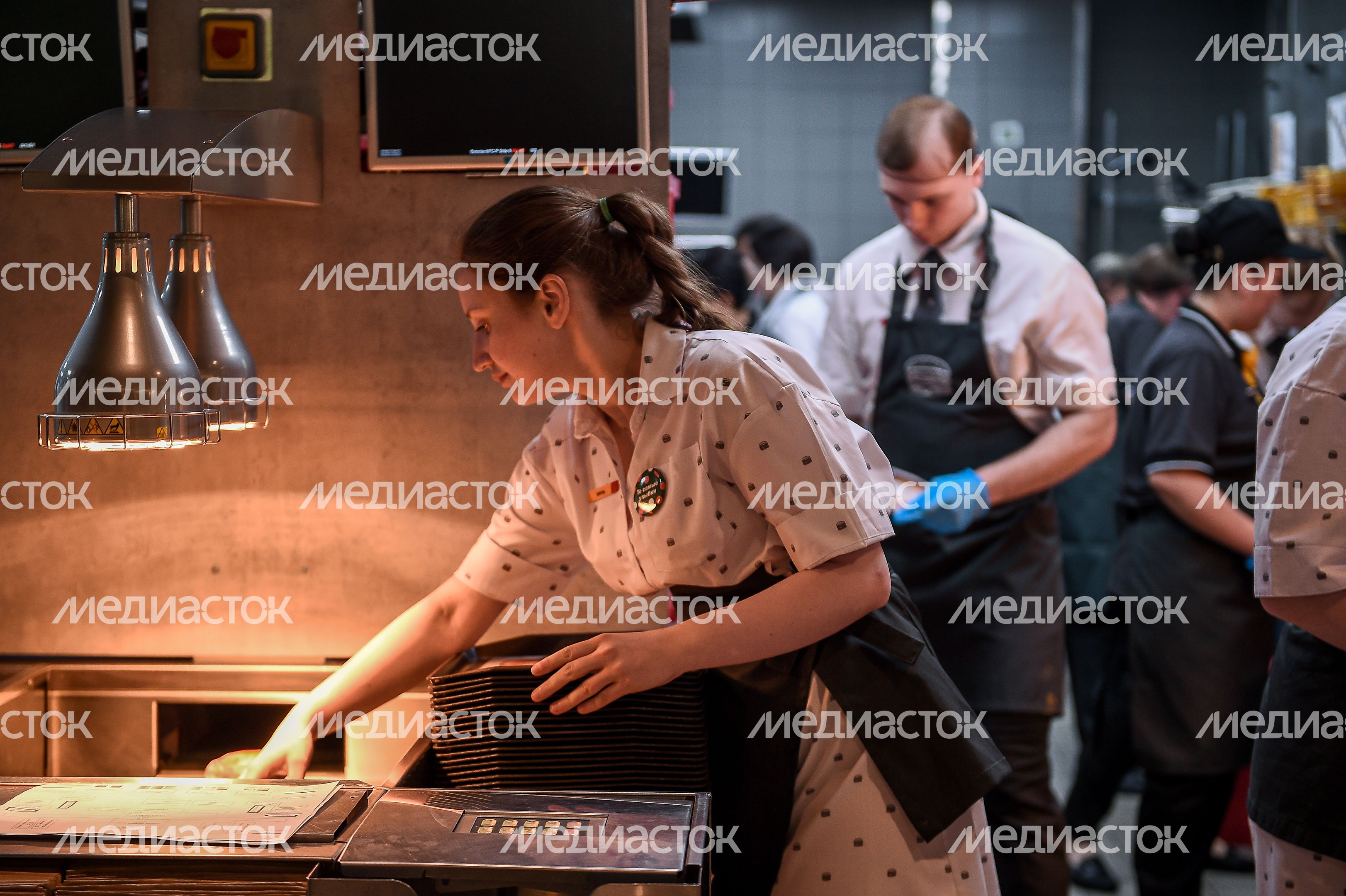 Открытие российской сети ресторанов «Вкусно — и точка!»
