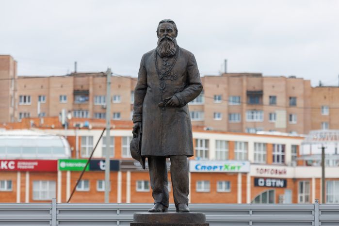Памятник Никифору Михайловичу Бадрыгину на площади Александра Невского в Егорьевске