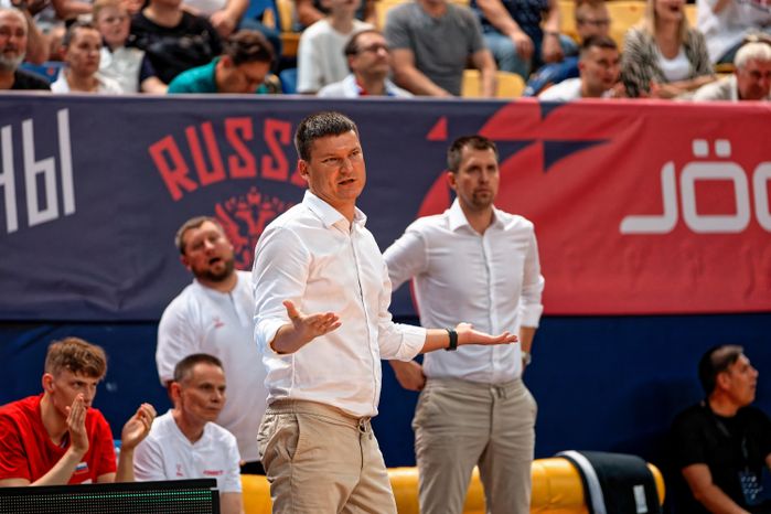 Тренеры сборной России по баскетболу на игре с командой Ирана