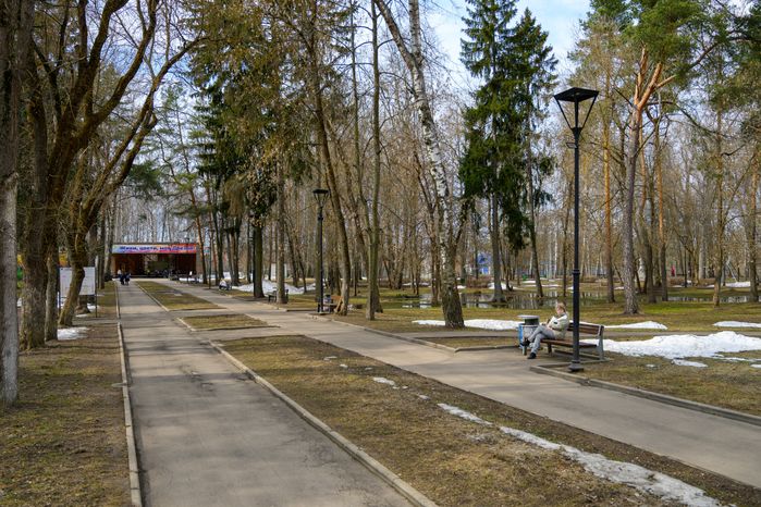 Дрезненский городской парк в Орехово-Зуевском округе. Весна