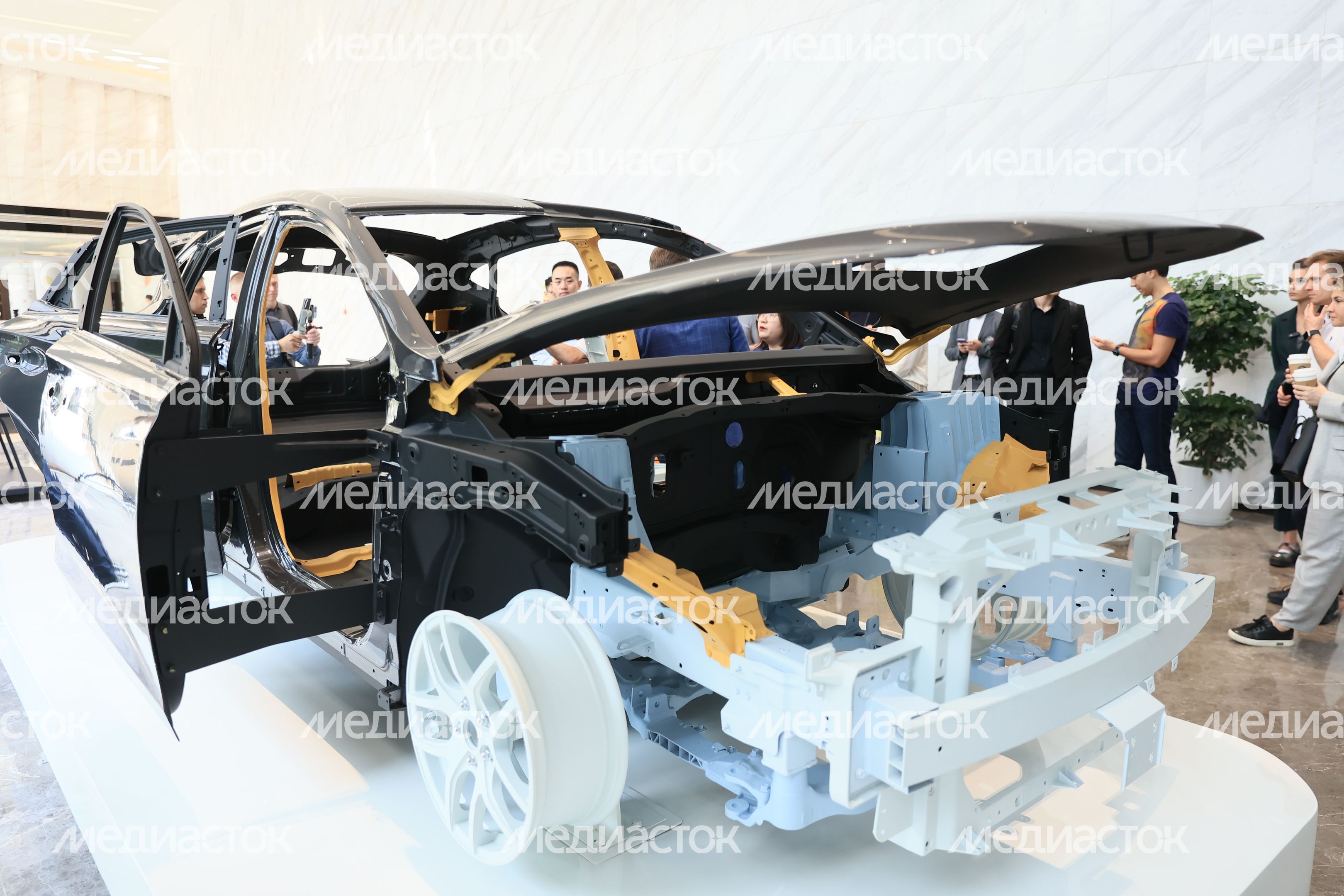 Посещение автозавода Changan Automobile Group в Китае Губернатором Подмосковья