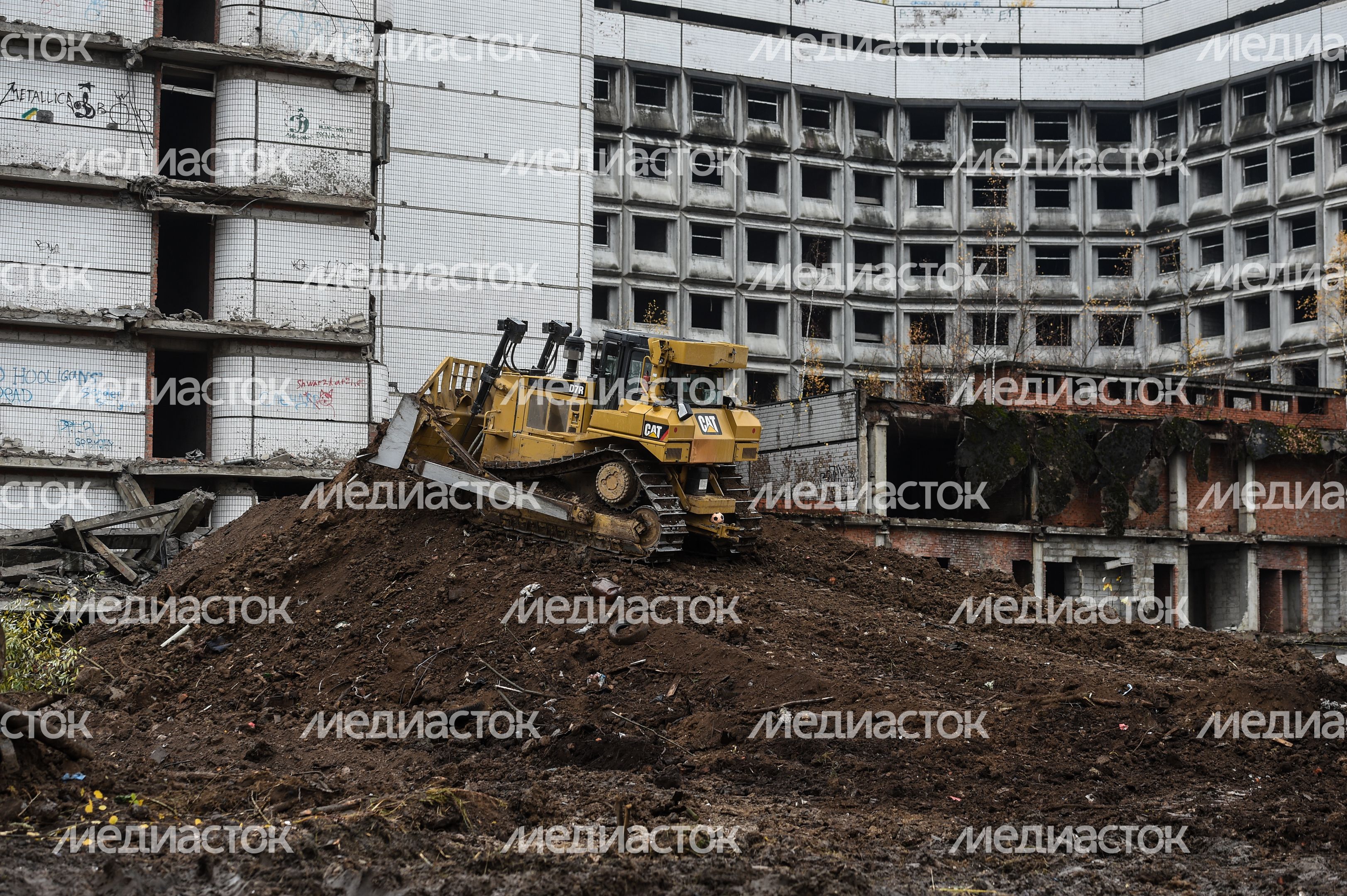 Начало работ по демонтажу Ховринской заброшенной больницы