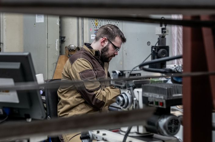 Производственный цех подмосковного оружейного завода