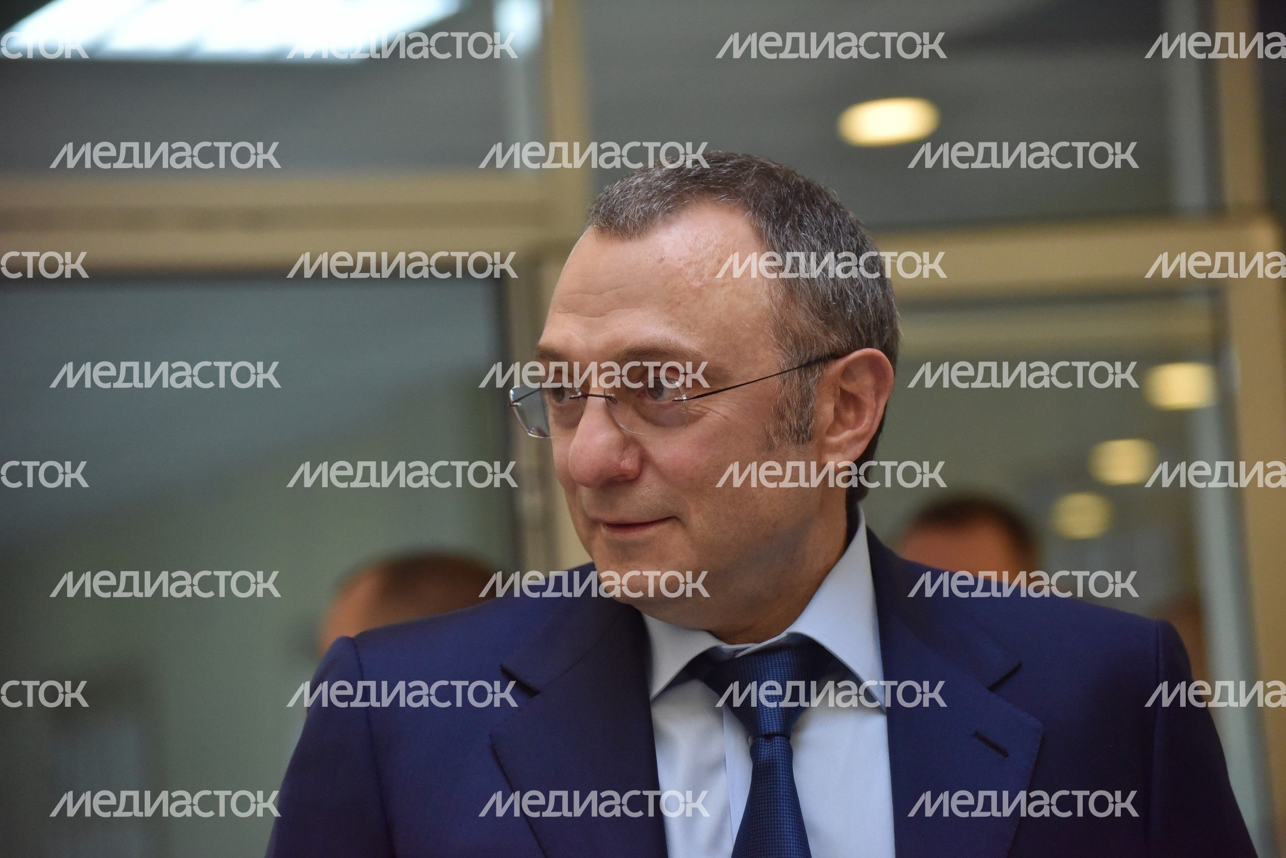 Губернатор вручил ордена за большой вклад в реконструкцию школы в Одинцовском районе