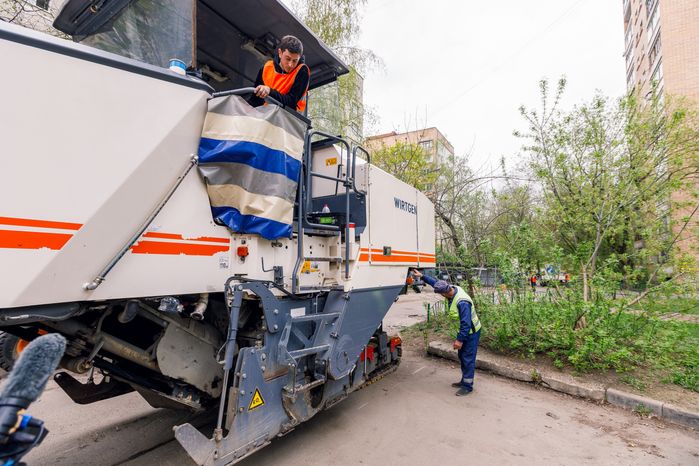 Ямочный ремонт дорог во дворах Балашихи