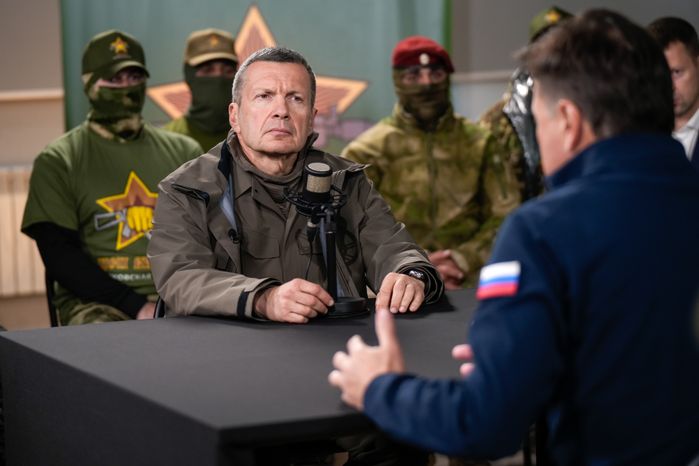 Андрей Воробьев и Владимир Соловьев посетили центр спецподготовки "Витязь" в Балашихе
