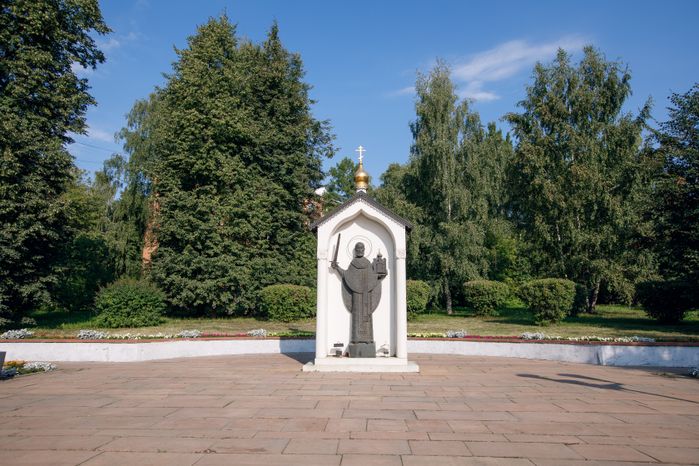 Дзержинский. Памятник Святителю Николаю