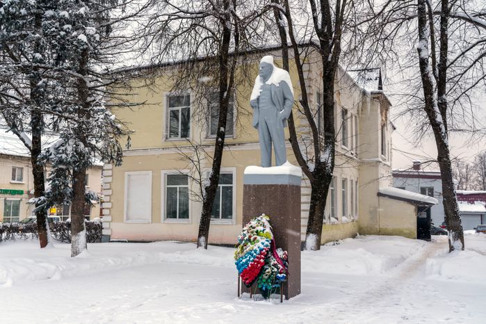 Памятник В.И. Ленину на улице Солнцева в Рузе
