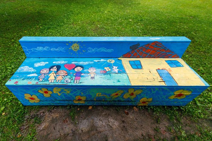 Лавочки в городском парке культуры и отдыха Солнечногорска