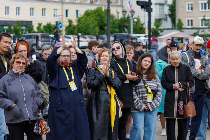 Открытие XXIII Фестиваля театров малых городов России на Советской площади Сергиева Посада