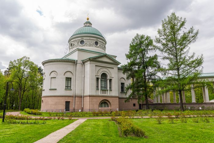 Усыпальница семьи Юсуповых в усадьбе Архангельское