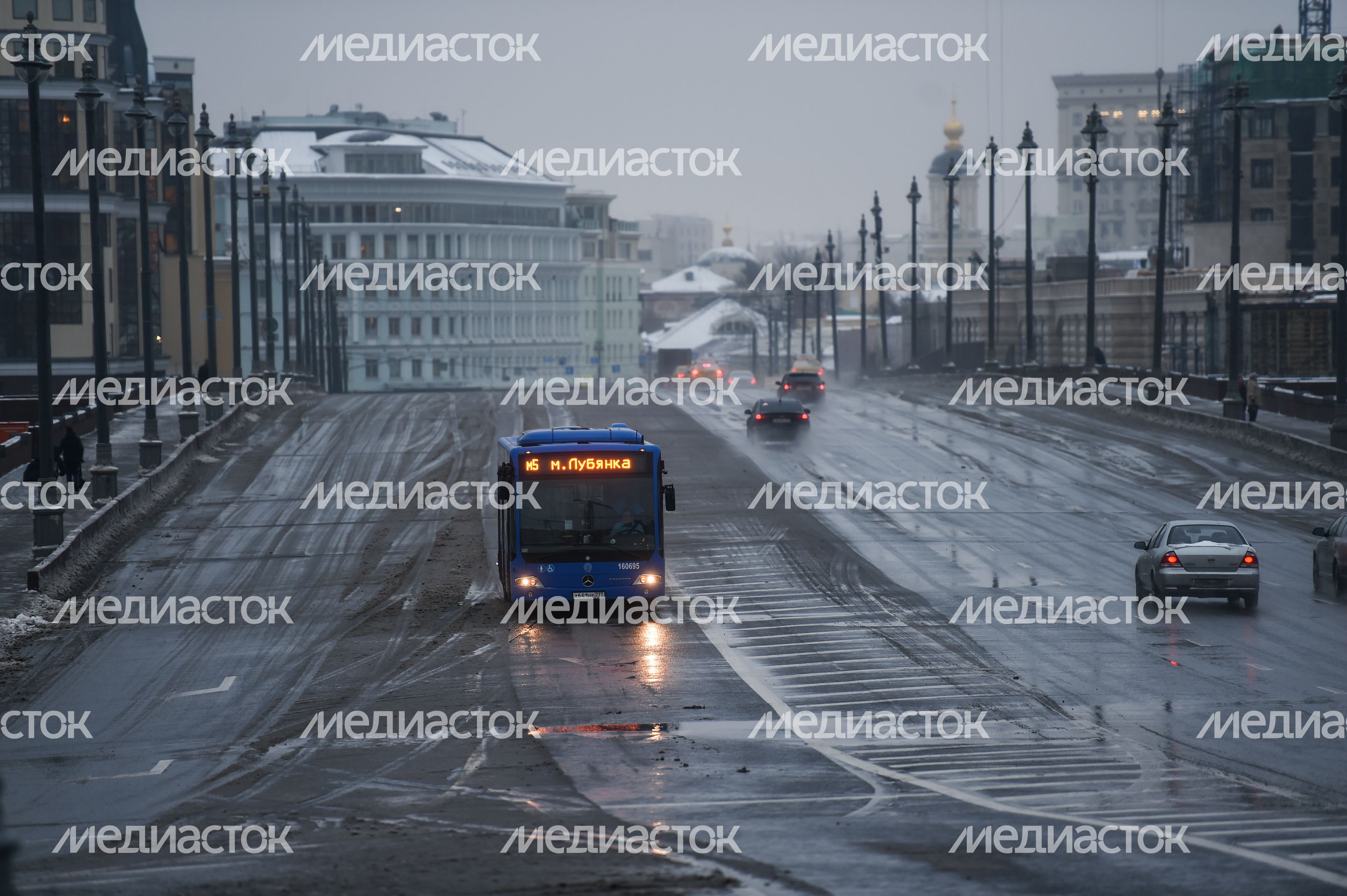 Последстивя сильного снегопада в Москве
