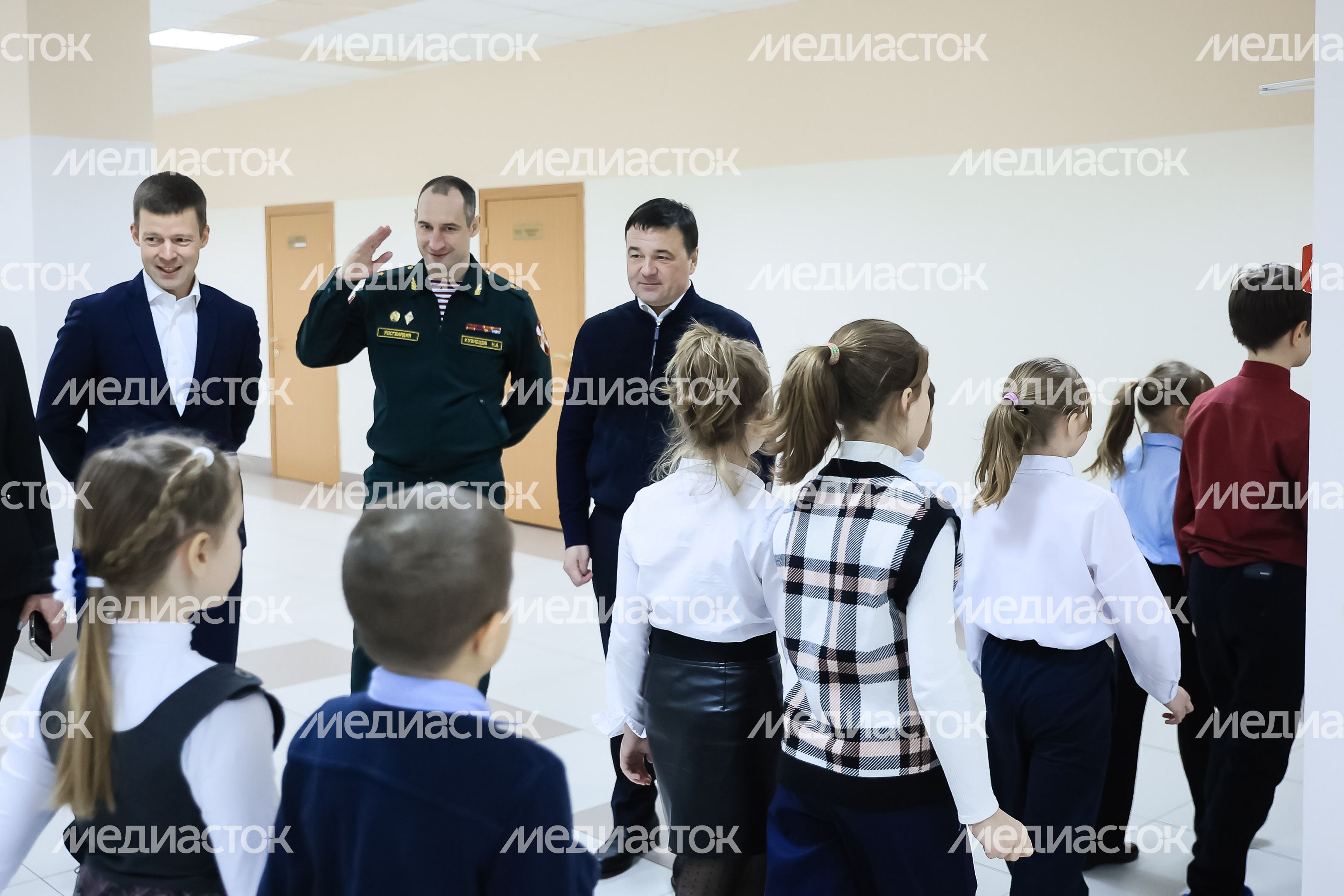 Встреча Губернатора Подмосковья со школьниками из Балашихи, чьи близкие находятся в зоне СВО