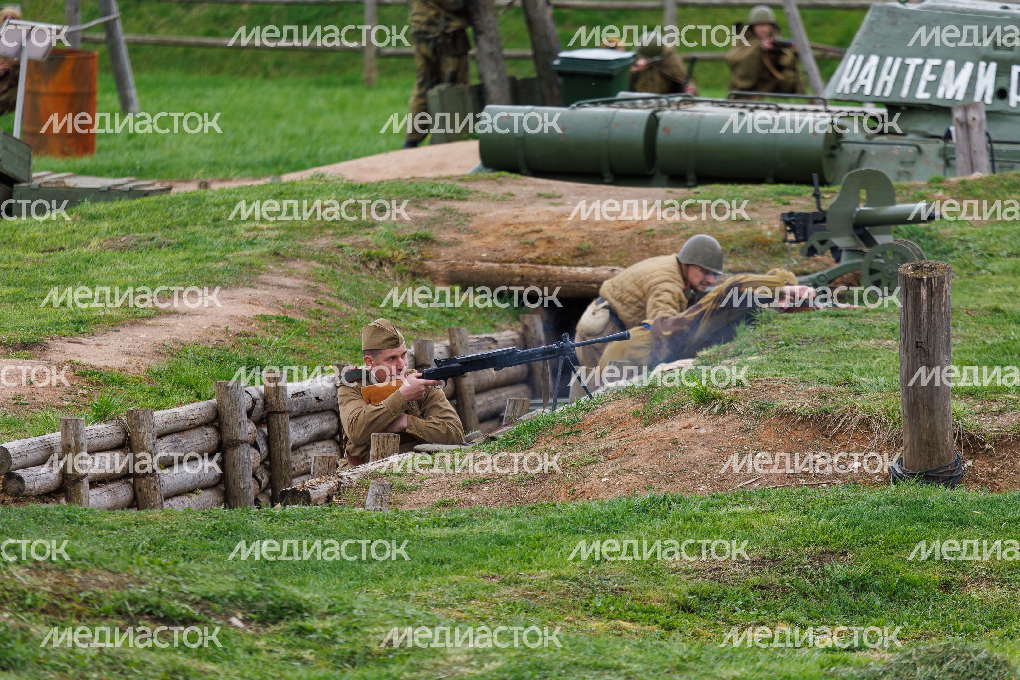День Победы в Центральном парке «Патриот» Одинцовского округа: военно-историческая реконструкция «В логове зверя» День Победы в Центральном парке «Патриот» Одинцовского округа: военно-историческая реконструкция «В логове зверя»