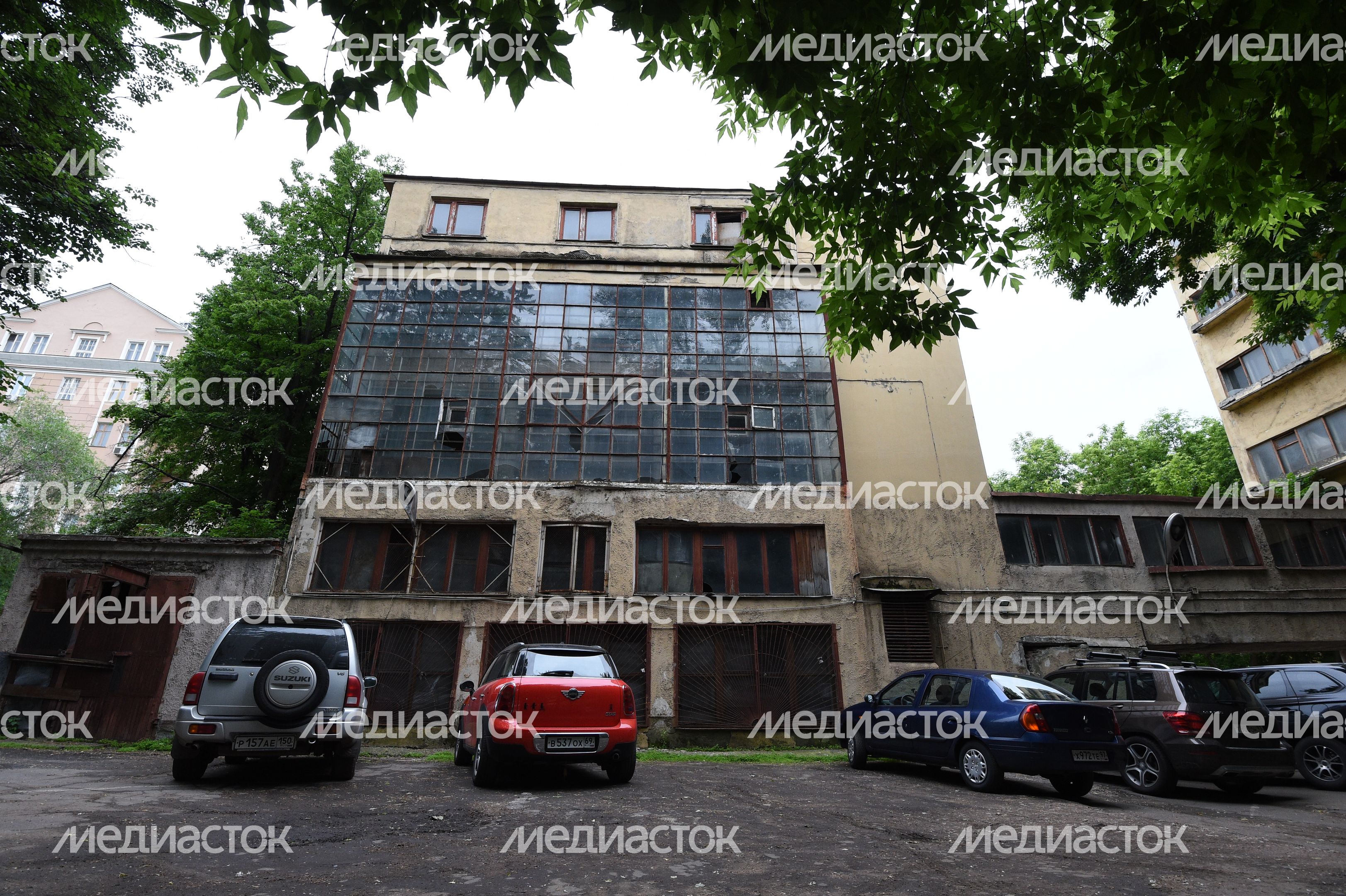 Памятник конструктивизма «Дом Наркомфина» в Москве