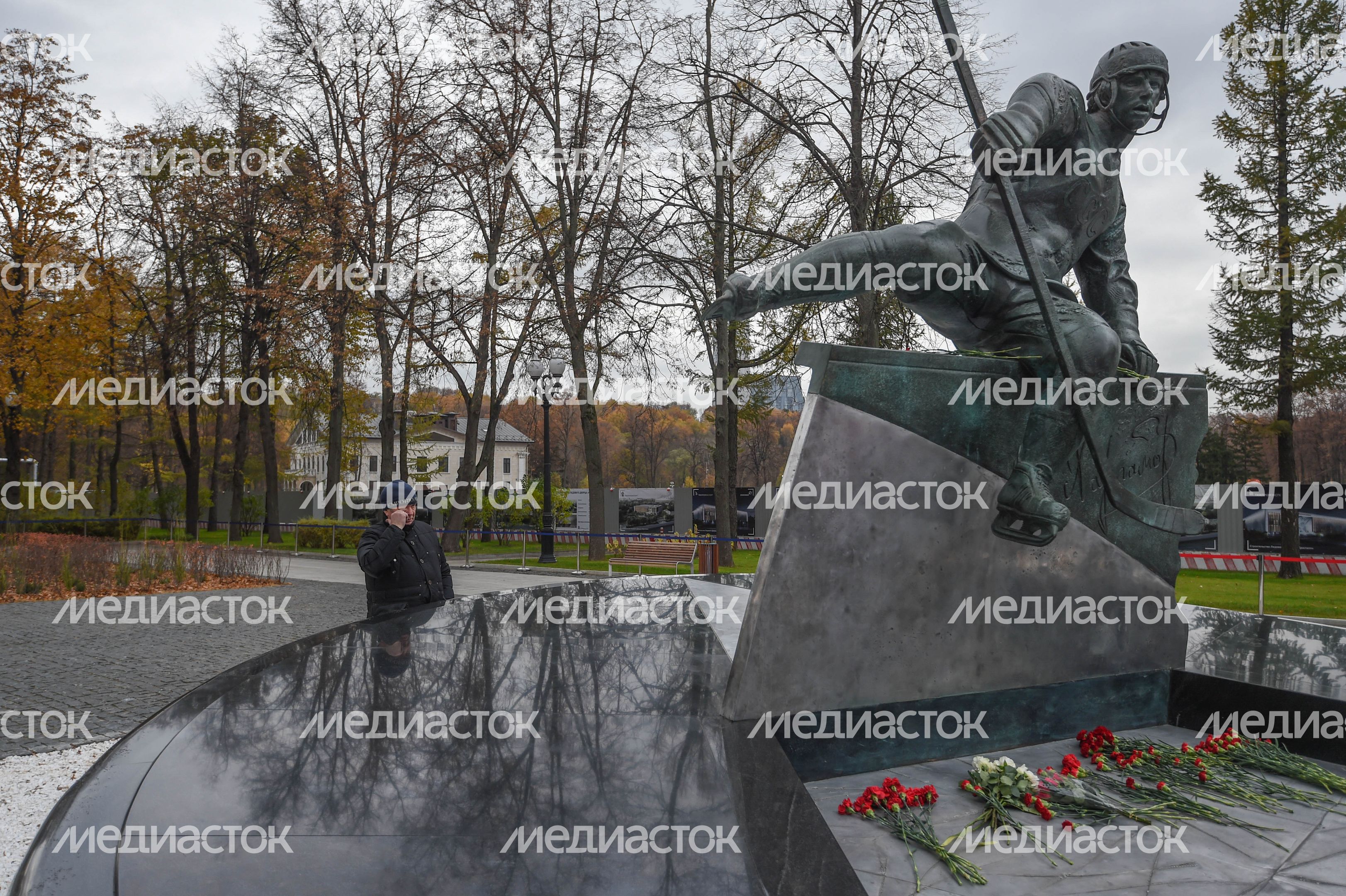 Открытие памятника легенде хоккея Валерию Харламову в «Лужниках»
