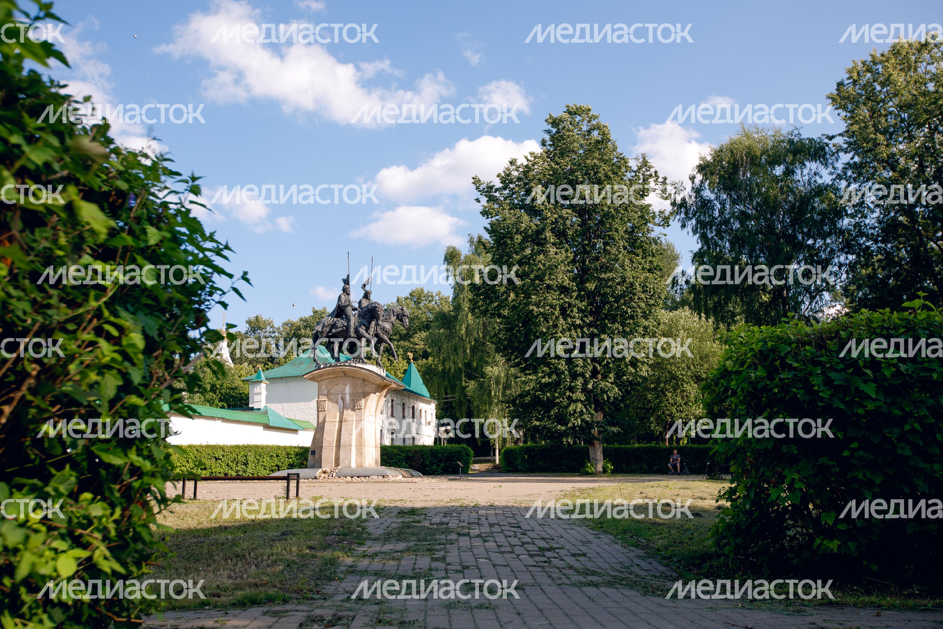 Дмитров. Памятник святым Борису и Глебу