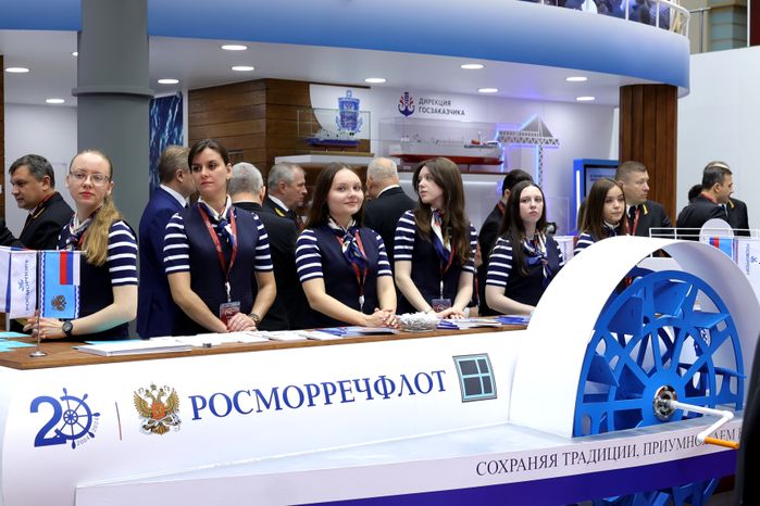 На площадке XVIII Международного форума "Транспорт России"