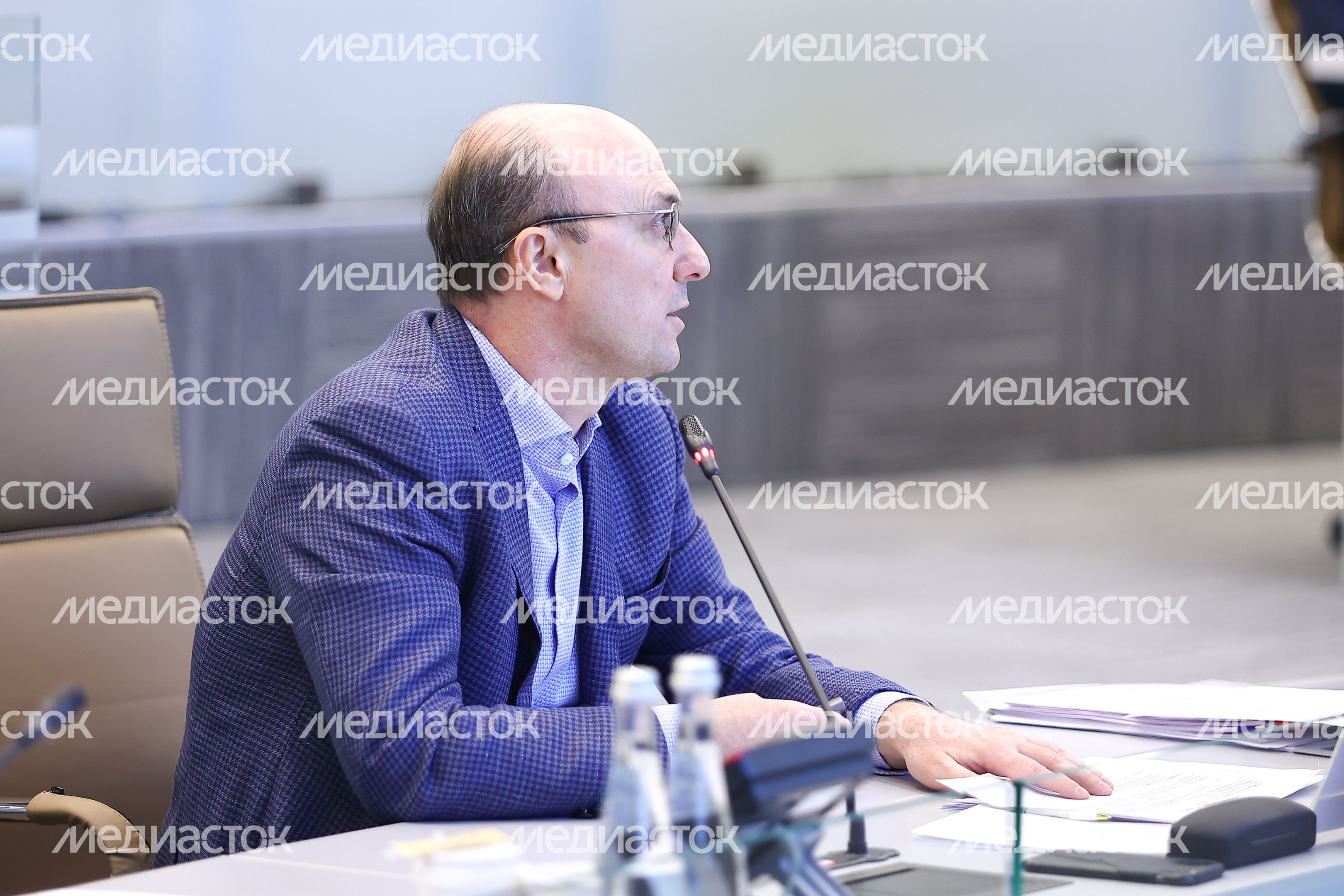 Совещание губернатора с руководящим составом правительства региона и главами округов