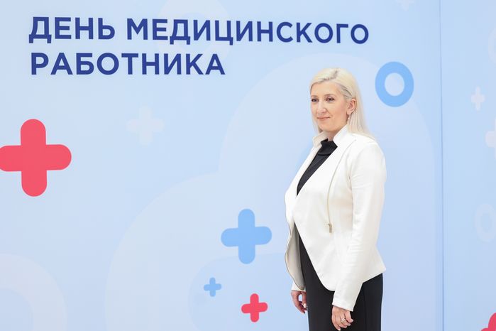 Подмосковных медработников поздравили с профессиональным праздником