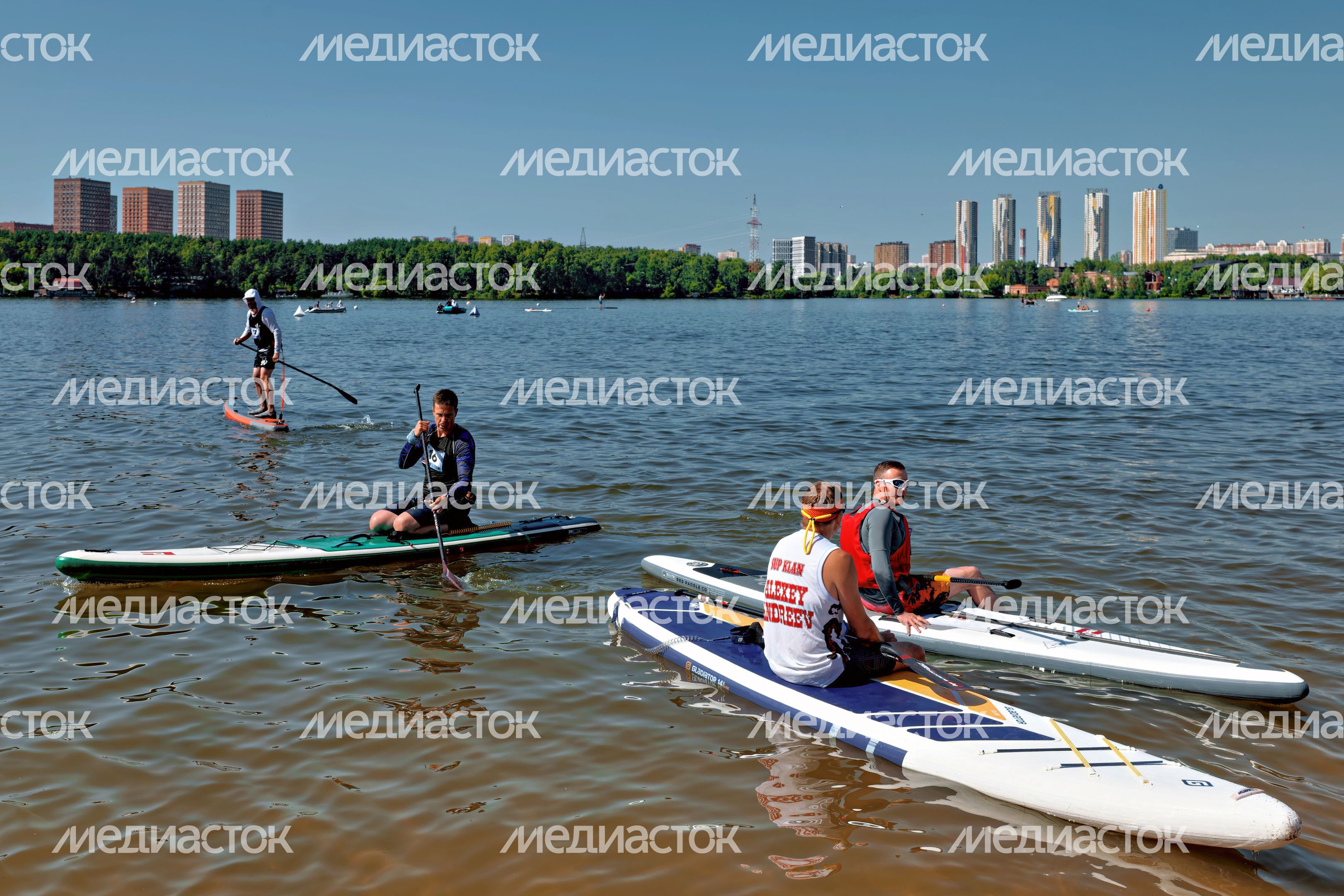 Всероссийские соревнования по серфингу на сапборде на пляже «Рублево» в Красногорске Всероссийские соревнования по серфингу на сапборде на пляже «Рублево» в Красногорске