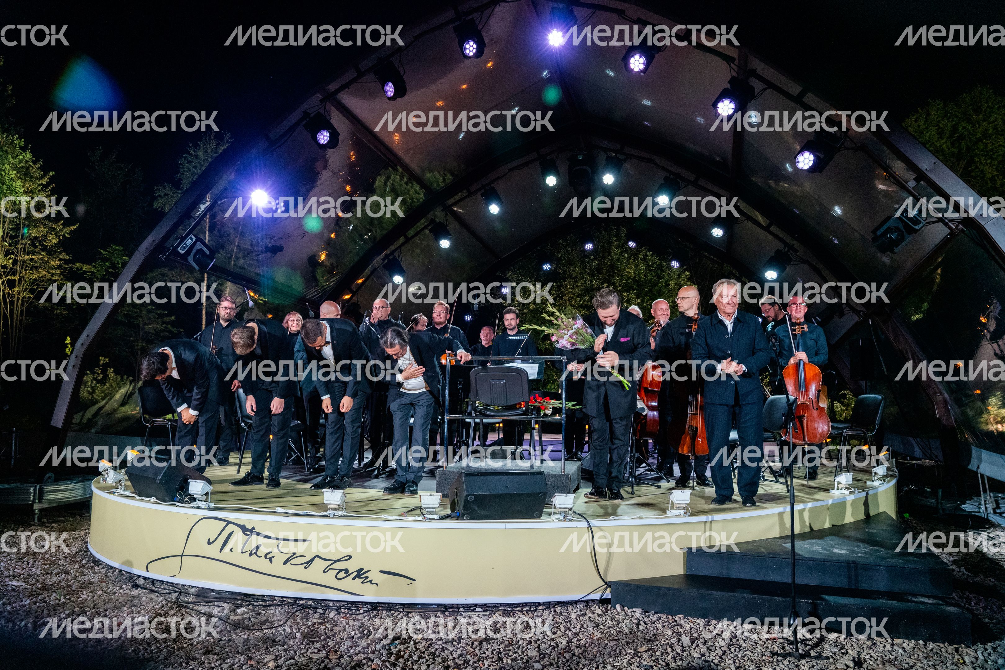 Гала-концерт проекта "Путь Чайковского" в усадьбе "Плещеево" Гала-концерт проекта "Путь Чайковского" в усадьбе "Плещеево"