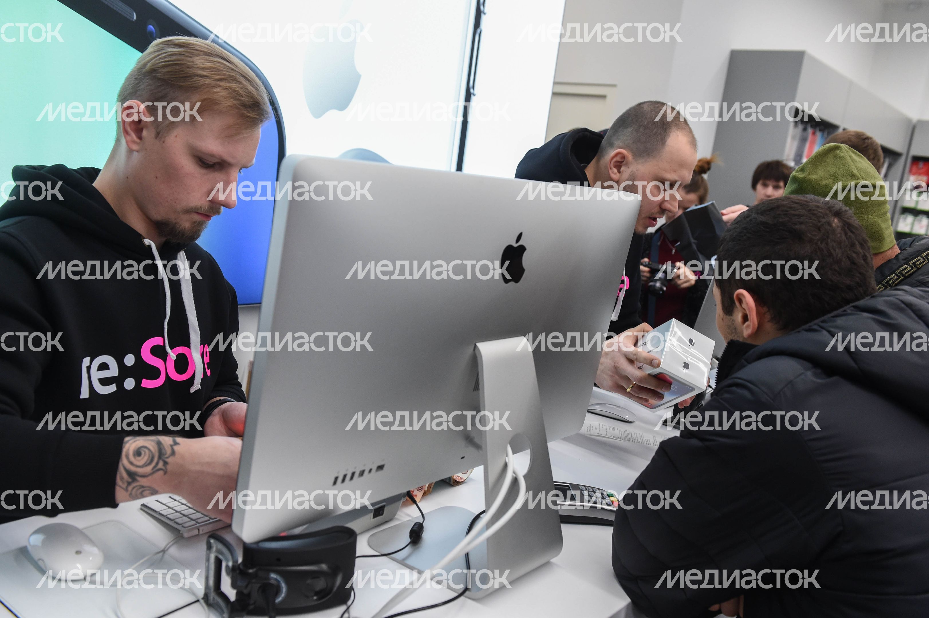 Старт продаж iPhone X в Москве