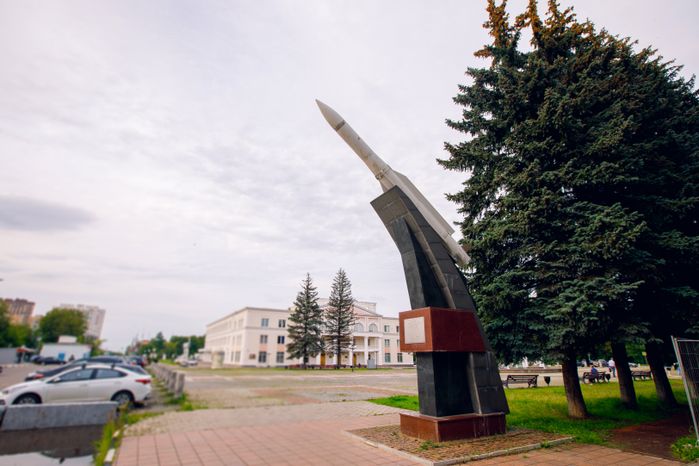 Долгопрудный. Памятник-ракета