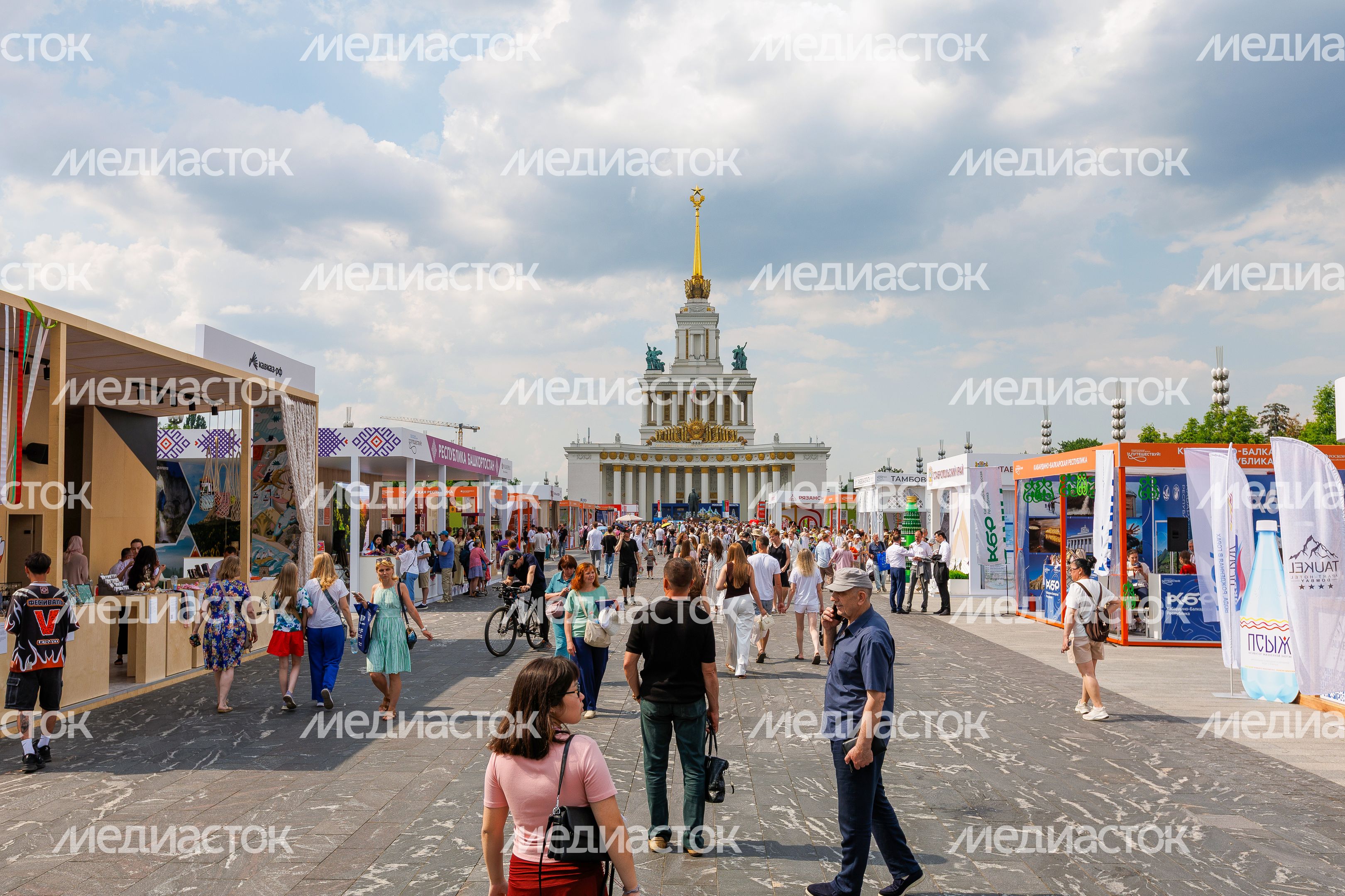 Стенд Московской области на туристическом форуме «Путешествуй!» 2026 на ВДНХ Стенд Московской области на туристическом форуме «Путешествуй!» 2026 на ВДНХ