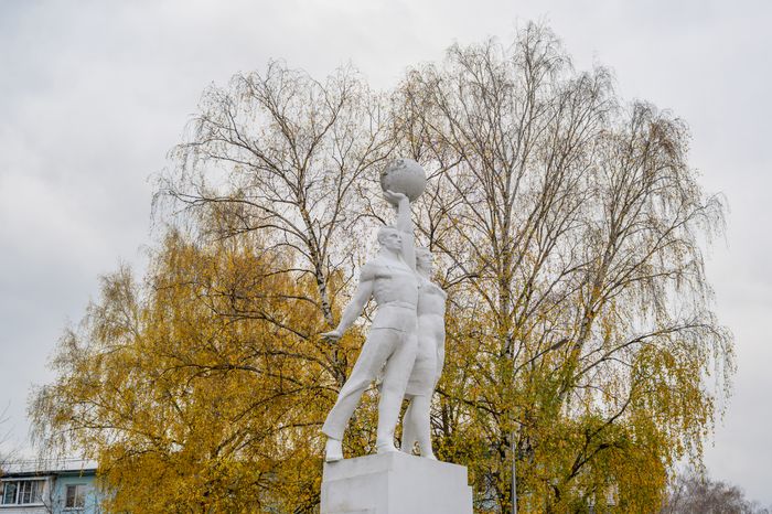 Памятник «Покорителям космоса» в Егорьевске