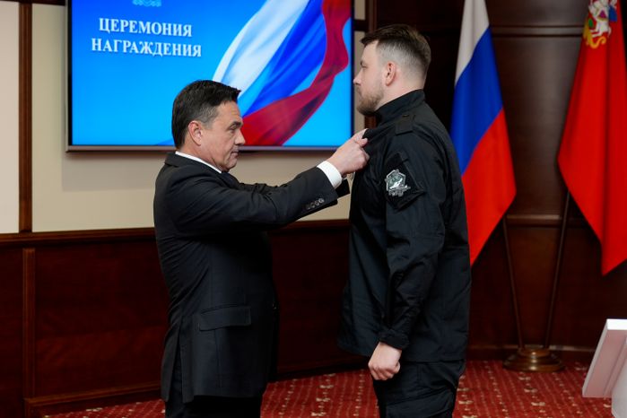 Андрей Воробьев вручил госнаграды бойцам БАРСа и бригады ГРОМ "Каскад"