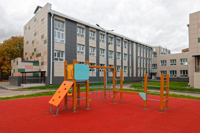 Менделеевская средняя школа в округе Солнечногорск после капитального ремонта