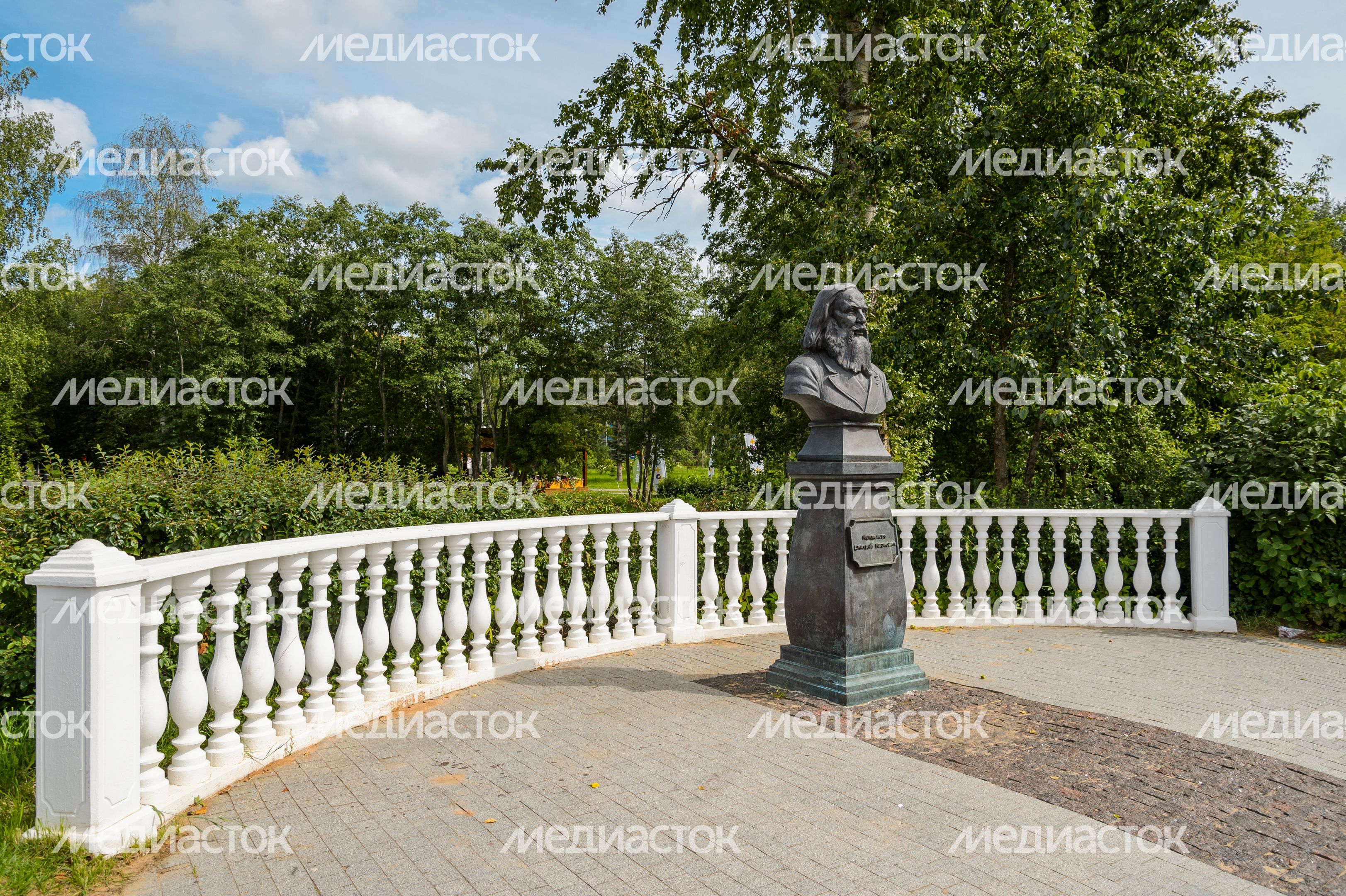 Дубна. Парк Набережная им. Д. И. Менделеева Дубна. Парк Набережная им. Д. И. Менделеева