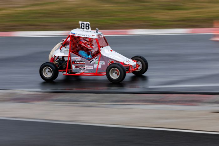 Детский заезд на мини-багги на гоночной трассе ADM Raceway в Мячково
